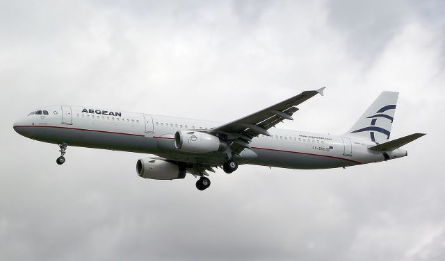 Airbus A321 (SX-DVO) - Aegean