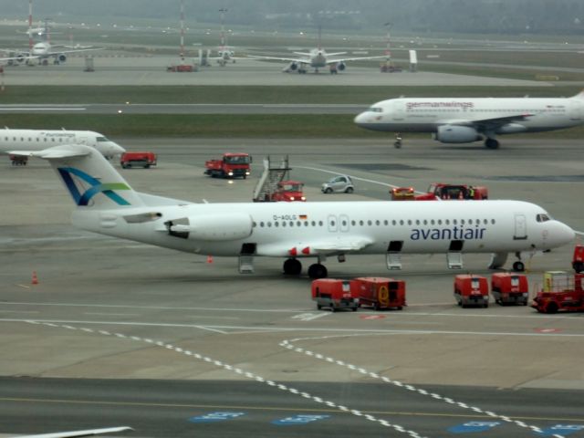 Fokker 100 (D-AOLG)