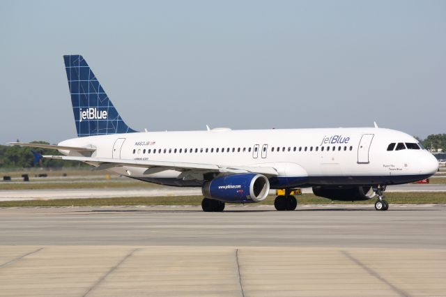 Airbus A320 (N663JB) - JetBlue Flight 164 (N663JB) "Paint the Town Blue" prepares for flight at Sarasota-Bradenton International Airport