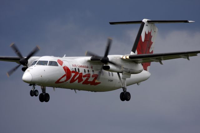 de Havilland Dash 8-100 (C-FGRY) - On final approach for Rwy 25