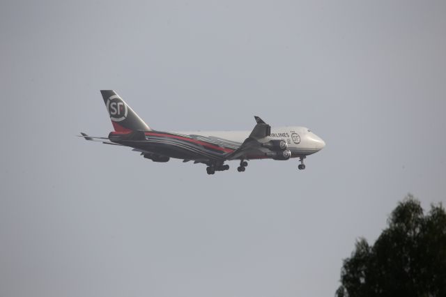 Boeing 747-400 (B-2423)