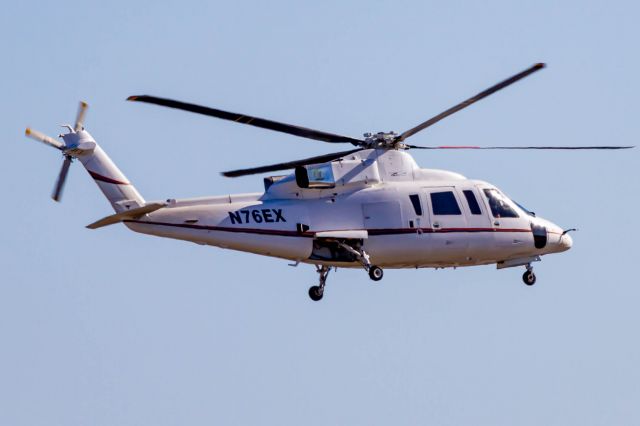 Sikorsky S-76 (N76EX)