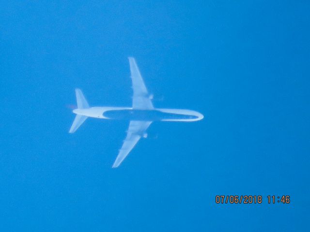 Boeing 757-200 (N675DL)