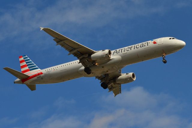 Airbus A321 (N981UY) - on final at KCLT - 10/27/18