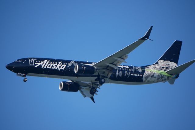 Boeing 737-800 (N538AS)