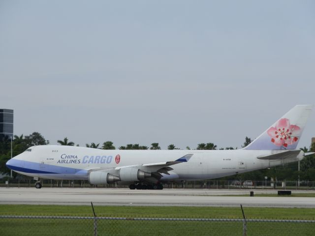 Boeing 747-400 (B-18706)