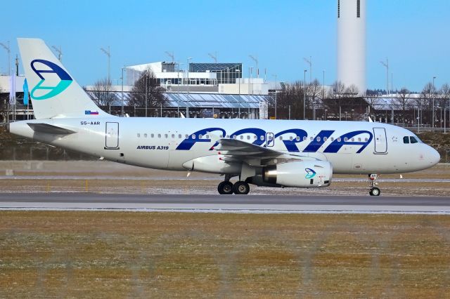 Airbus A319 (S5-AAR)