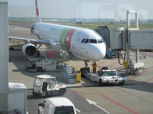 Airbus A321 (CS-TJF) - TAP A321-211