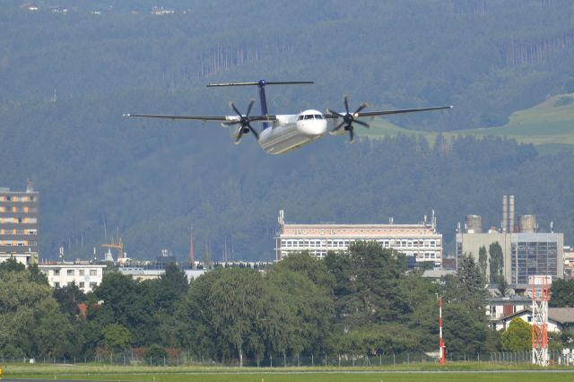 de Havilland Dash 8-400 (OE-LGO)