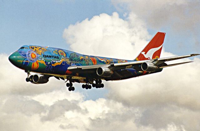 Boeing 747-200 (VH-EBU)