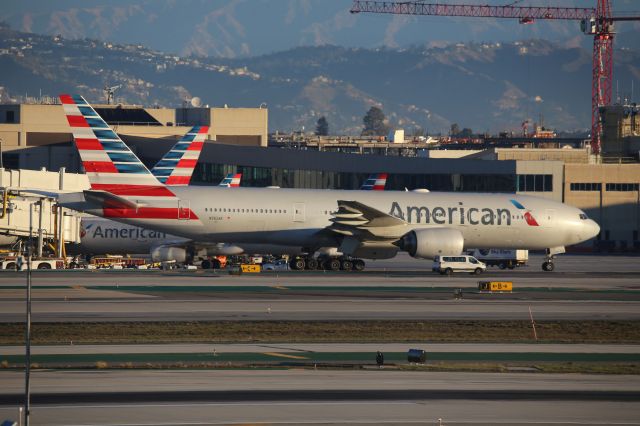 Boeing 777-200 (N762AN)