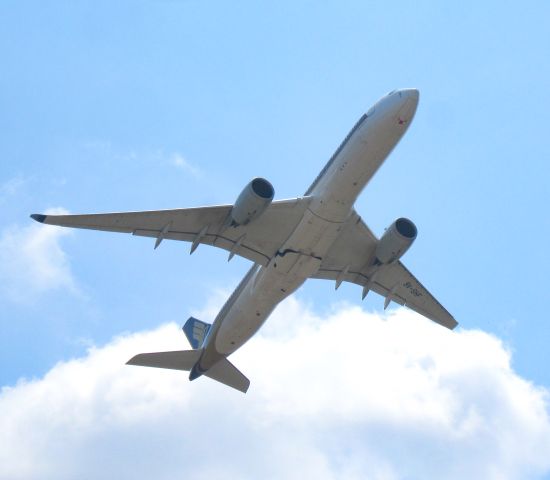 Airbus A350-900 (9V-SHF)