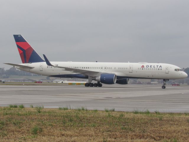 Boeing 757-200 (N6705Y)