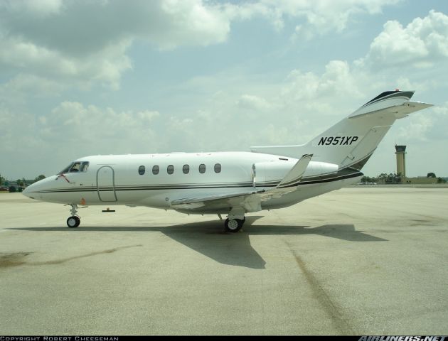 Hawker 800 (N951XP) - Hawker Corp demo model 900XP.