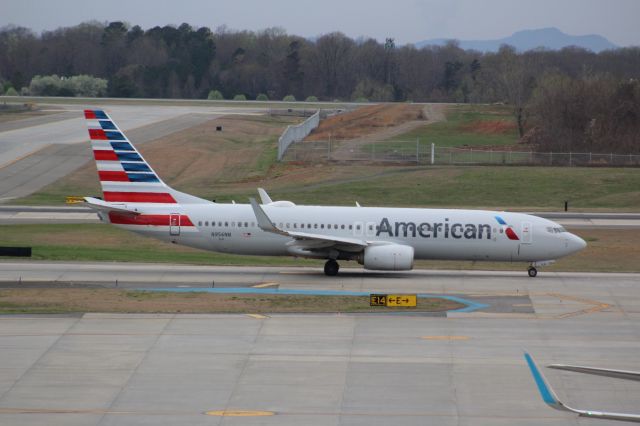 Boeing 737-800 (N956NN)