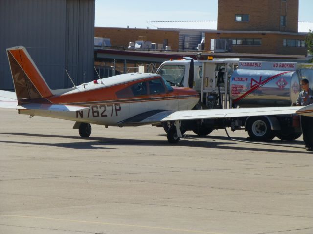 Piper PA-24 Comanche (N7627P)