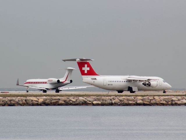 de Havilland Dash 8-400 (HB-IYQ)