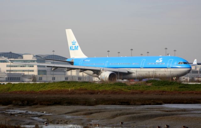 Airbus A330-200 (PH-AKD)