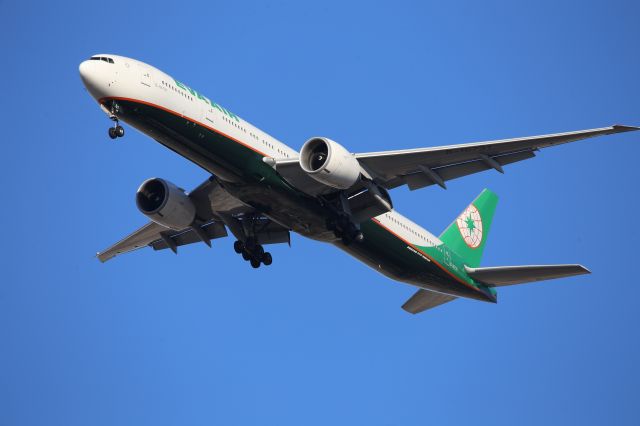BOEING 777-300ER (B-16731)