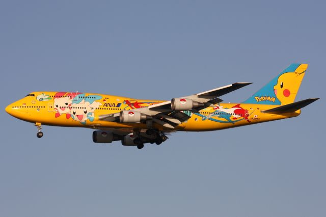 Boeing 747-400 (JA8957) - Pokemon