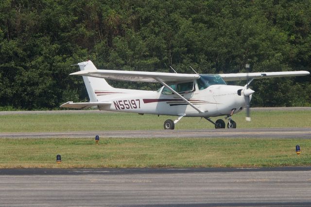 Cessna Skyhawk (N55197)