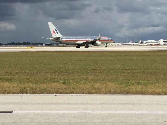 Boeing 757-200 (N649AA)