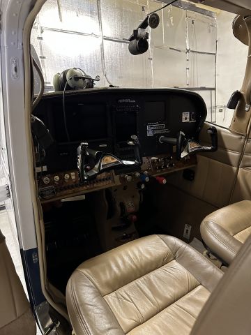 Cessna Centurion (N6945R)