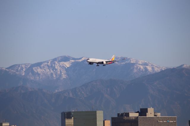 Airbus A350-900 (HL8079)