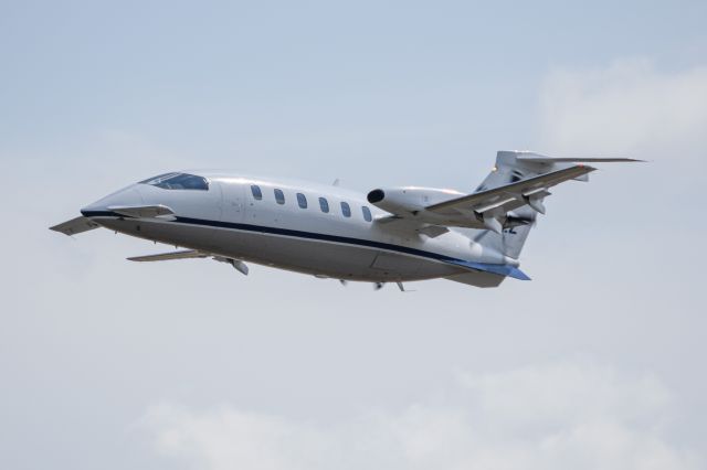 Piaggio P.180 Avanti (N111ZZ)