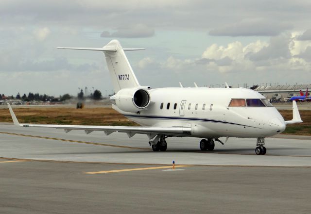 Canadair Challenger (N777J)