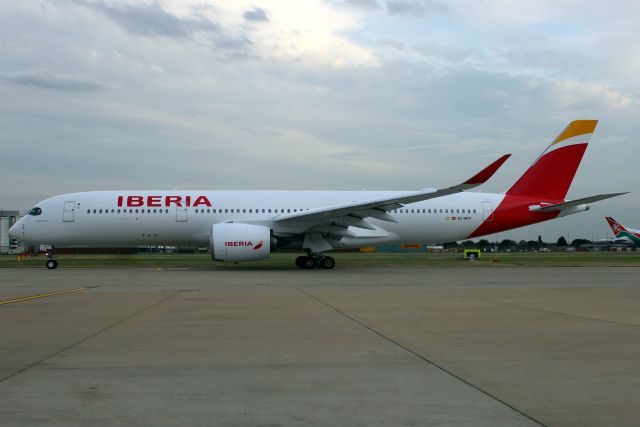 Airbus A350-900 (EC-MYX) - Taxiing to depart rwy 27L on 30-Aug-18 operating flight IBE3167 to LEMD.