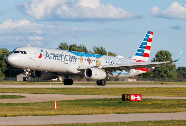 Airbus A321 (N167AN)