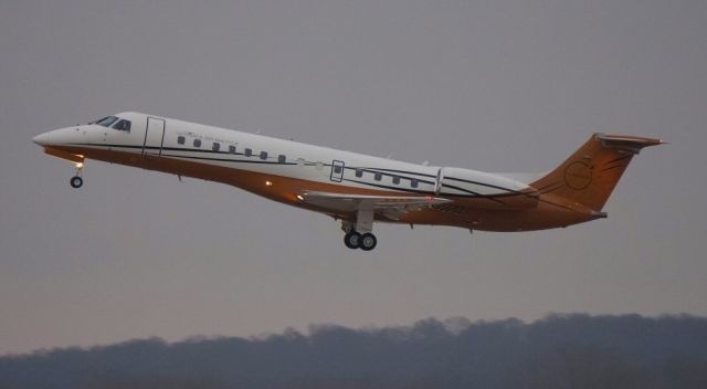 Embraer ERJ-135 (N356BZ)