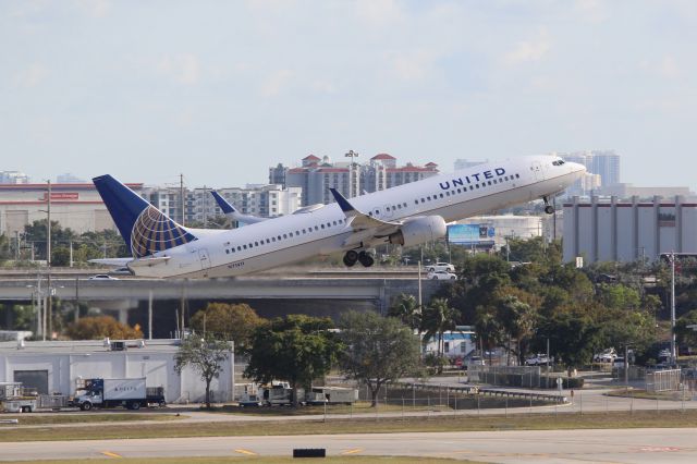 Boeing 737-900 (N71411) - United Airlines (UA) N71411 B737-924 [cn30128]br /Fort Lauderdale (FLL). United Airlines flight UA462 departs for Houston George Bush Intercontinental (IAH).br /Taken from Terminal 1 car park roof level br /2018 04 07br /a rel=nofollow href=http://alphayankee.smugmug.com/Airlines-and-Airliners-Portfolio/Airlines/AmericasAirlines/United-Airlines-UAhttps://alphayankee.smugmug.com/Airlines-and-Airliners-Portfolio/Airlines/AmericasAirlines/United-Airlines-UA/a