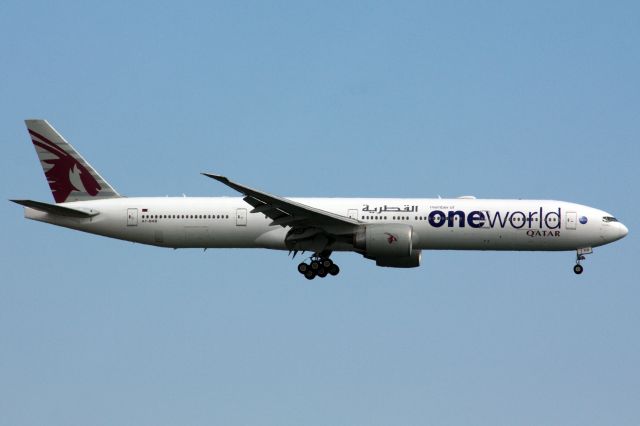 BOEING 777-300ER (A7-BAB)