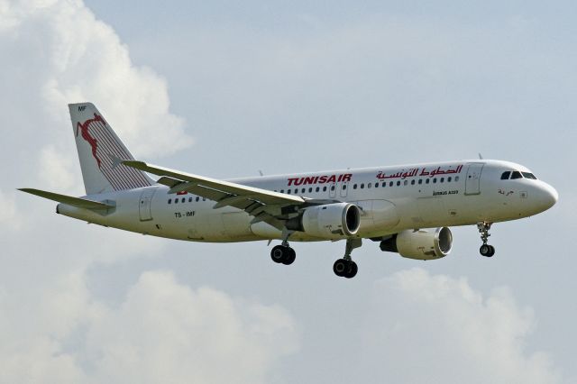 Airbus A320 (TS-IMF)