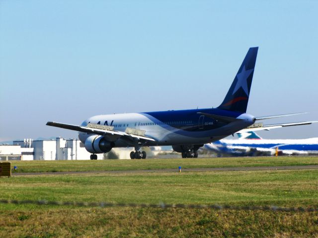 BOEING 767-300 (CC-BDB)