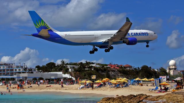 Airbus A330-300 (F-HPTP) - Landing above Maho Beach.br /Flight Paris-Orly/Sint Maarten.