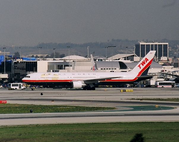 BOEING 767-300 (N640TW) - KLAX - TWA 767-300 landed at LAX. date apprx March 2000.br /br /br /br /Serial number 25411 LN:408br /Type 767-3Y0ERbr /First flight date 12/12/1991br /Test registration br /Seat configuration C16 Y272  