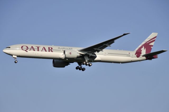 BOEING 777-300 (A7-BAI) - Seen at KIAD on 6/6/2009.