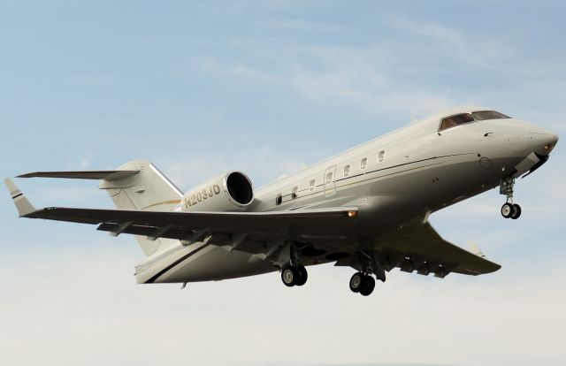 Canadair Challenger (N203JD)