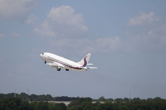 Boeing 737-200 (N467TW) - Had to check my FlightRadar24 twice because I thought it was a glitch! 737-200 Original of Ameristar thunders out of IND! What a catch!