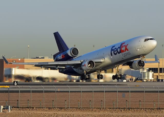 Boeing MD-11 (N643FE)