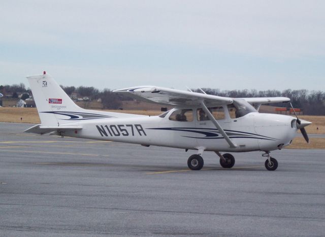 Cessna Skyhawk (N1057R) - at Lancaster