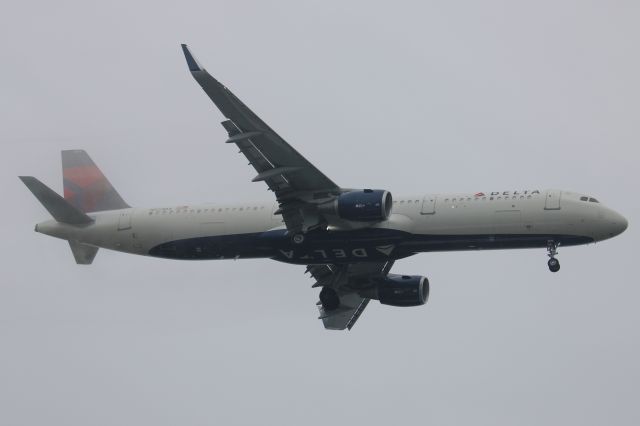 Airbus A321 (N373DX) - Tennessee Football Charter 