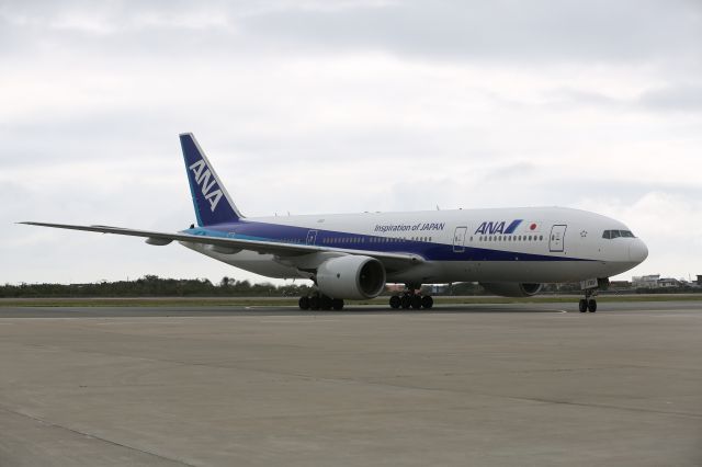 Boeing 777-200 (JA702A) - 03 September 2016:HND-HKD.