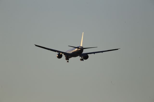 BOEING 777-300ER (JA736A)