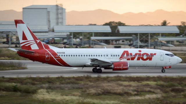 BOEING 737-400 (YV-3158)