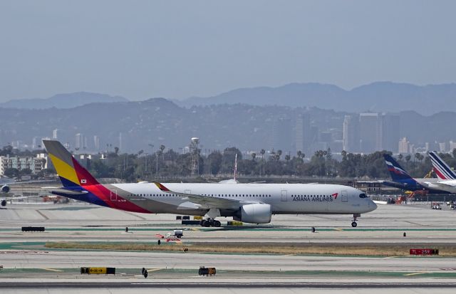 Airbus A350-900 (HL7578)