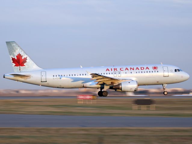 Airbus A320 (C-FDRK)